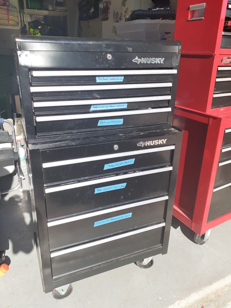 8 drawer husky tool chest great condition!!