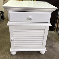 White Night stand