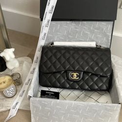Chanel Black Quilted Caviar Leather Jumbo Classic Single Flap Bag Chanel