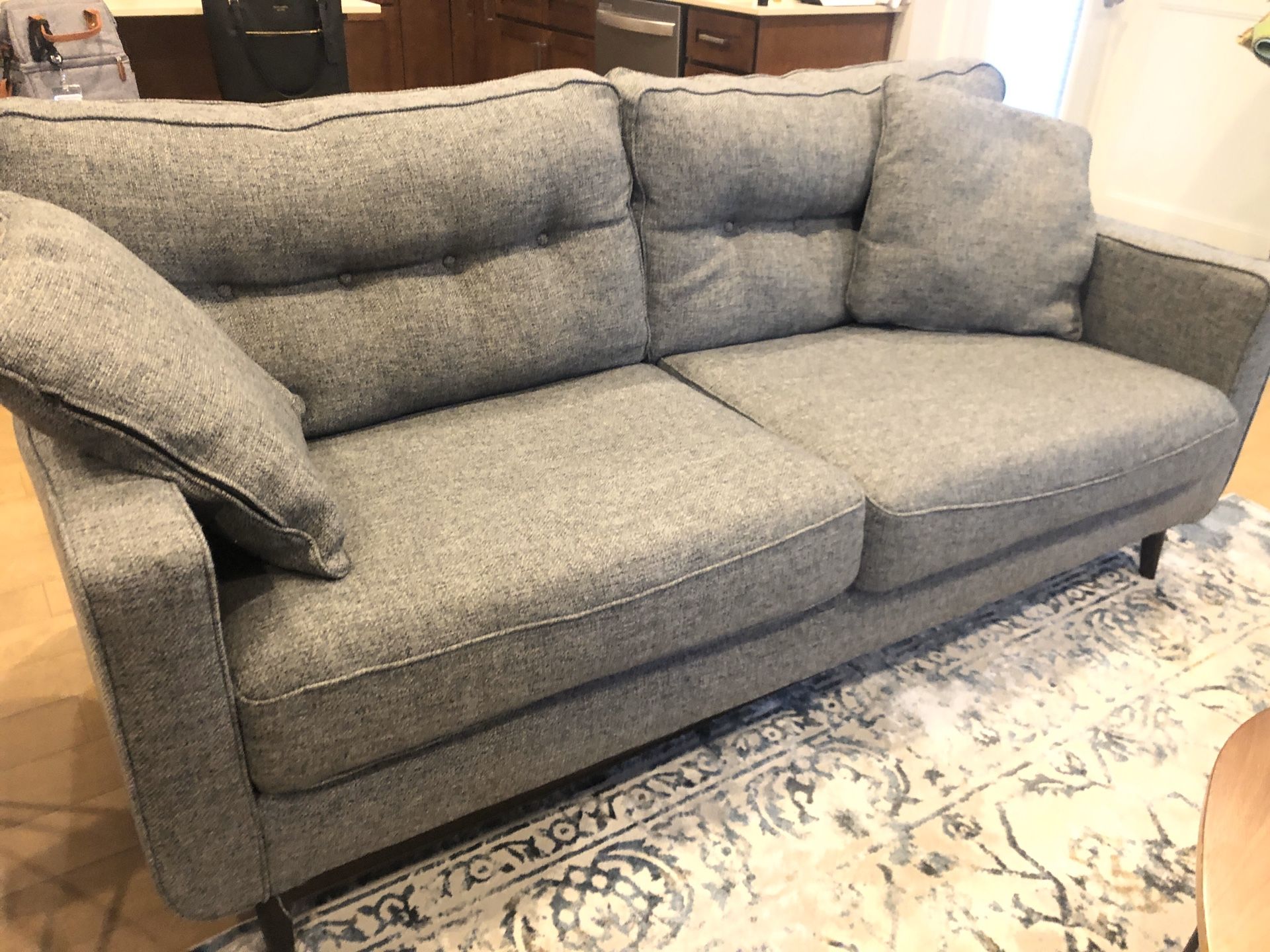 Zardoni couch/sofa & chaise lounger for Sale in Puyallup, WA OfferUp