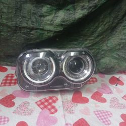 2015-19 Dodge Challenger Right Headlight 