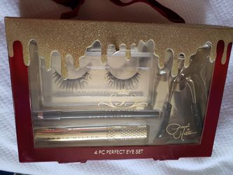 NWT PARIS HILTON 4PC PERFECT EYE SET