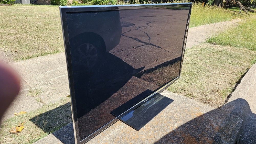 Panasonic ST60 Plasma TV unit for part