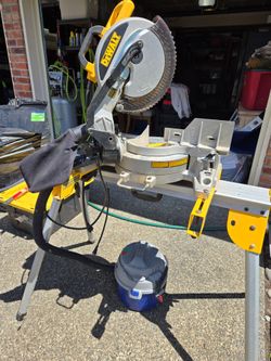 Dewalt chop saw, dewalt stand, dust vacuum with auto turn on