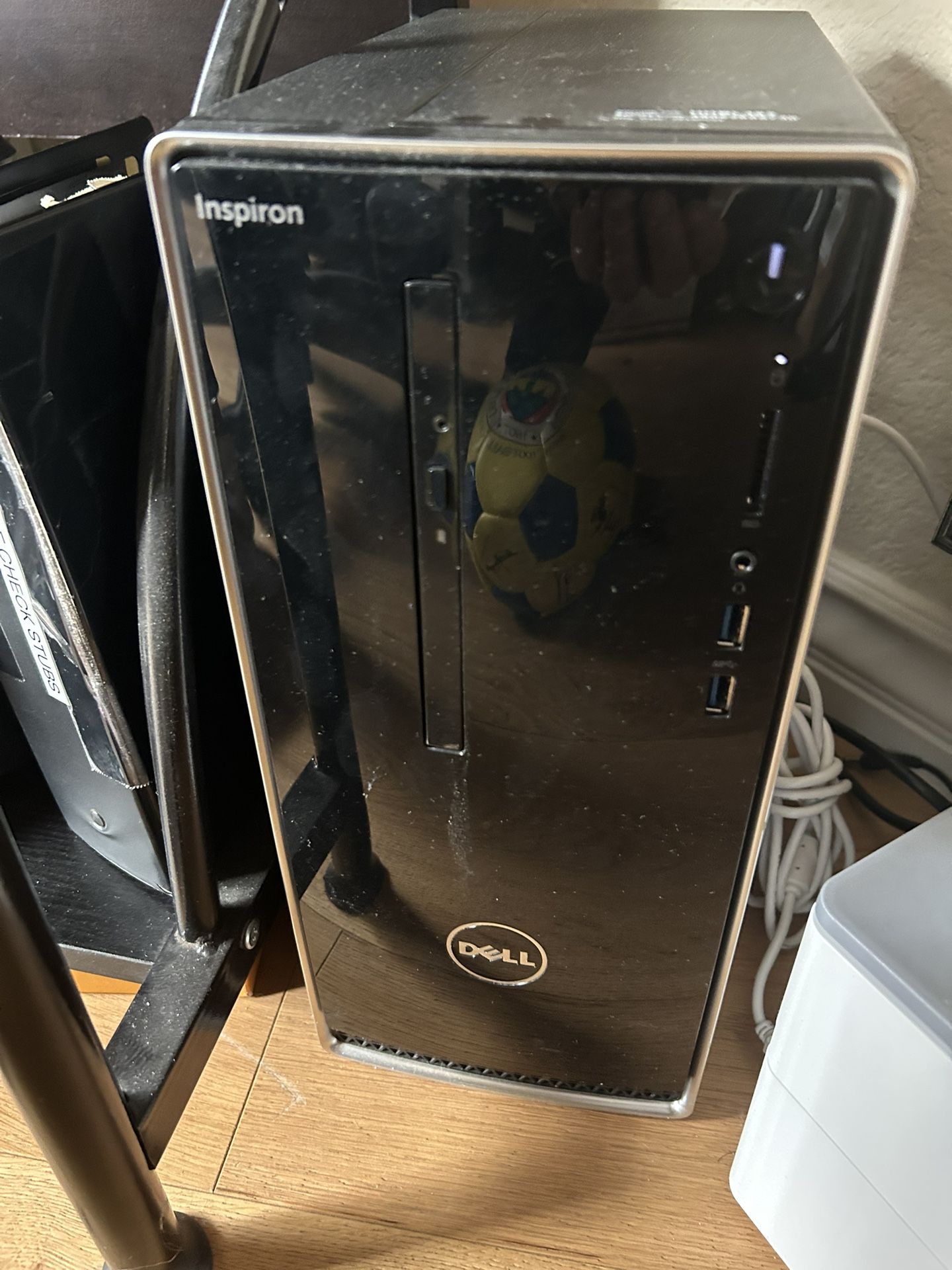 Dell Inspiron 3656 With LG monitor 24 Inch.and keyboard