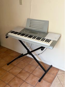 Casio LK-280 Electric keyboard