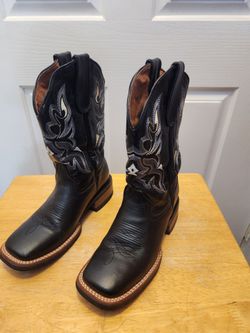 Youth Cowboy boots.