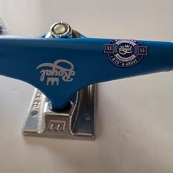 SKATEBOARD ROYAL TRUCK SIZE 5.5