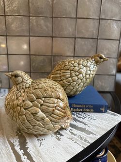 Vintage Japanese Ceramic Quail Figurines Earthy Toned - Set of 2 Glossy ceramic quail figurines come in a set of two. These decorative pieces have a