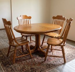Oak Round Pedestal Dining Table with 4 Chairs