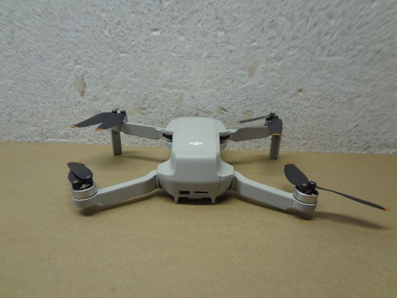 DJI Mini 2 SE Drone with Remote Control - Gray