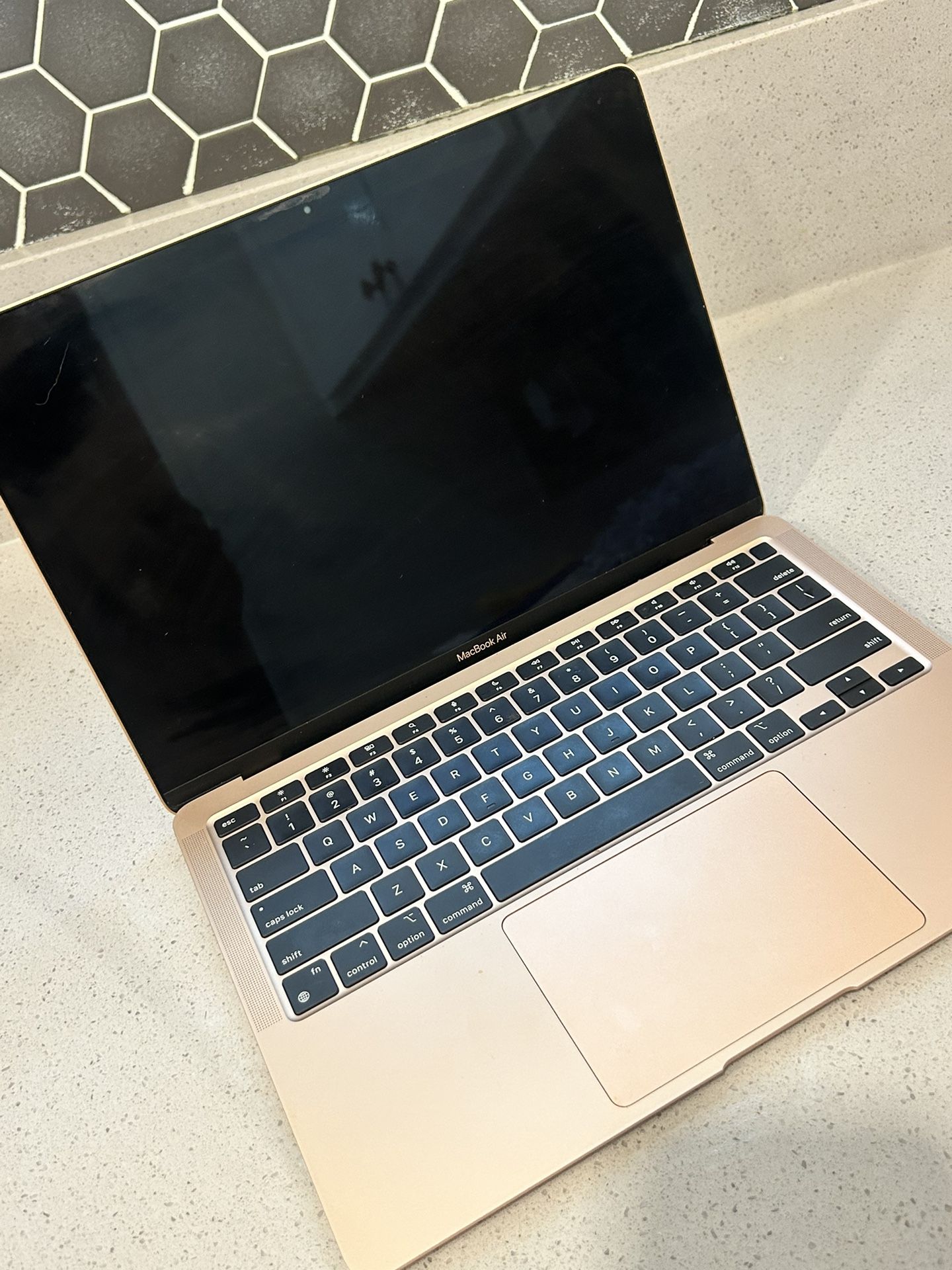 MacBook Air (Rose Gold)