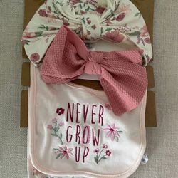 Cute Bow And Bib Sent For Infants In The Color, Pink And White
