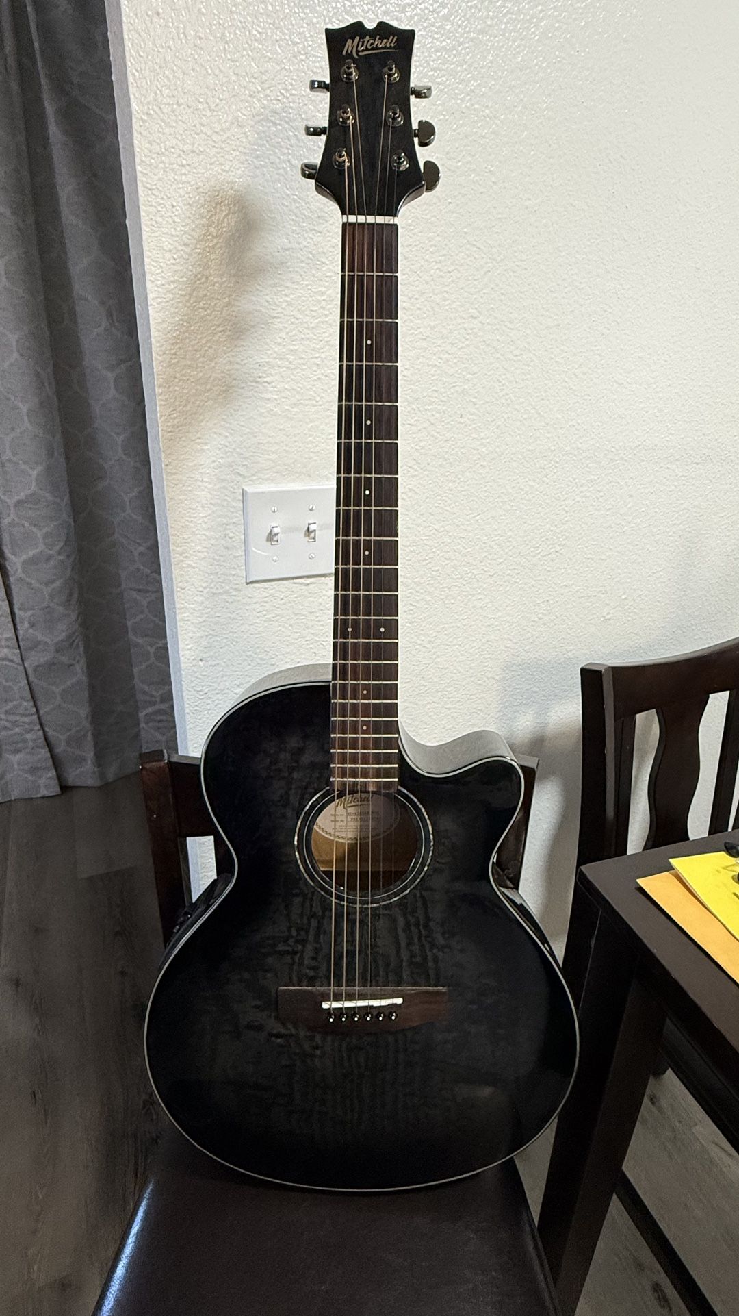 Acustic electric Guitar Mitchell