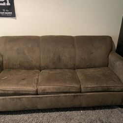 Pull Out Couch 