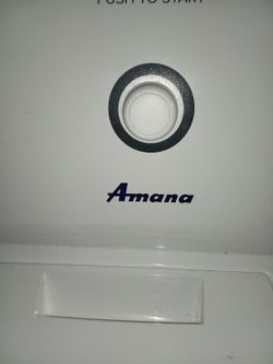 LIKE  NEW  AMANA. ELECTRIC DRYER 