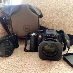 VLux 2 high zoom digital camera DSLR and carrying case
