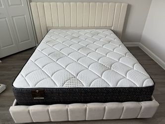 NEW MATTRESS QUEEN SIZE PLUSH WITH BOX SPRING 2PCS 