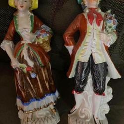 PAREJA DE ÉPOCA DE PORCELANA FILETEADA 