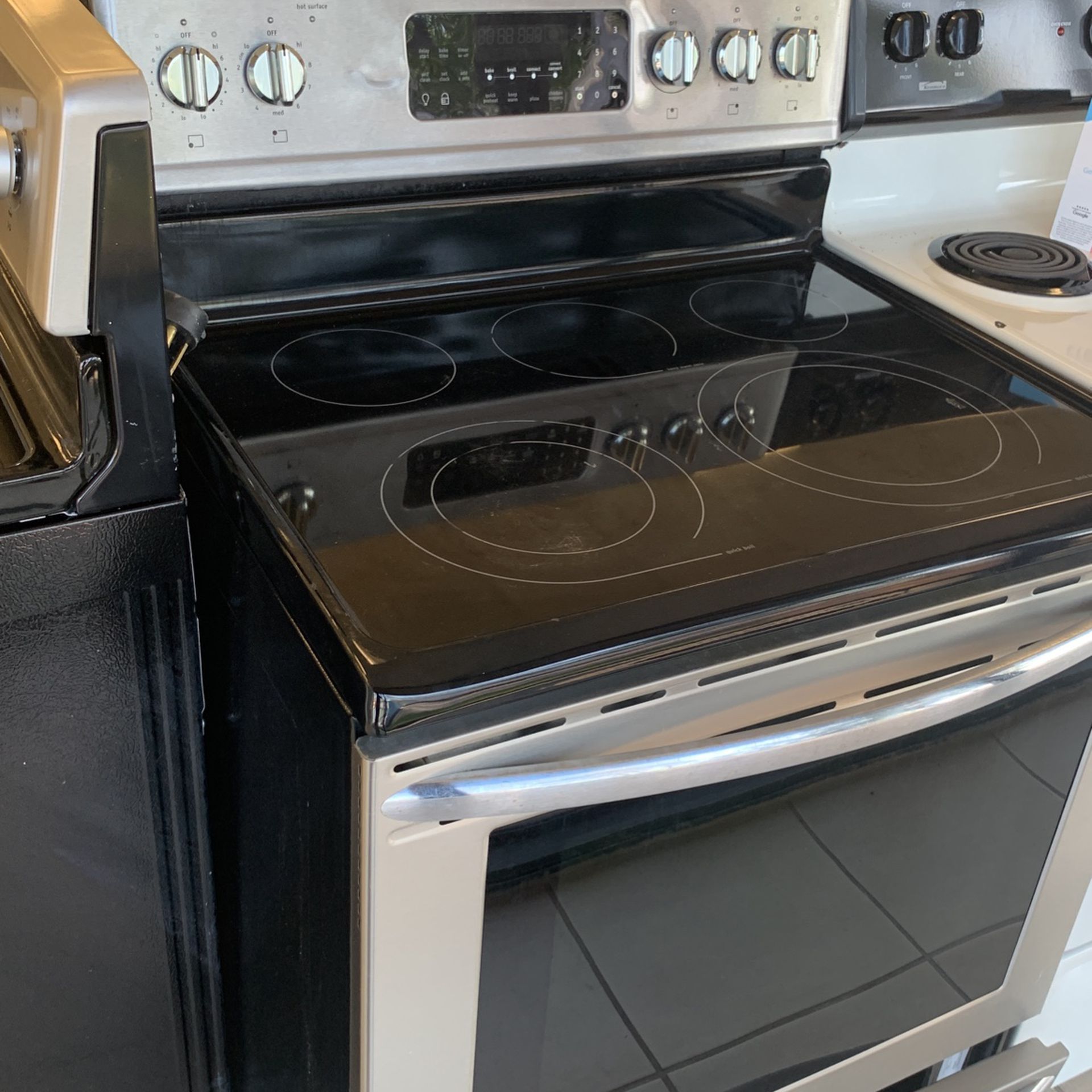 FRIGIDAIRE STAINLESS STEEL GLASS STOVE 