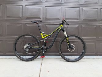 Specialized Stumpjumper Mountain Bike