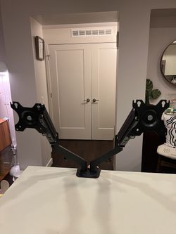 Dual Monitor Mount