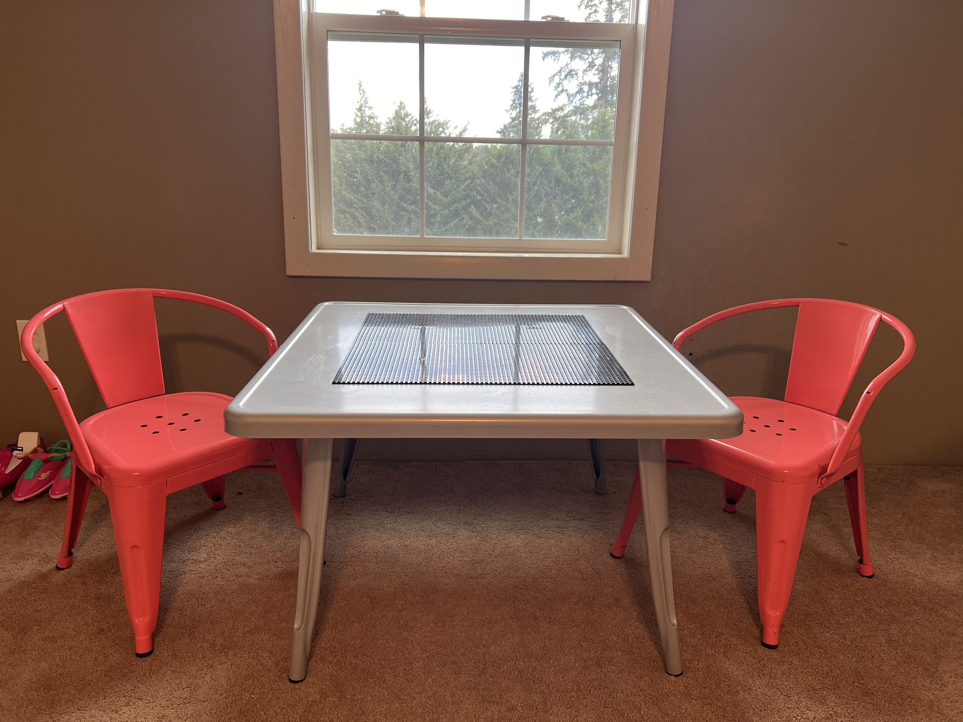 Kids metal table And chairs