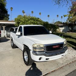 2004 GMC Sierra