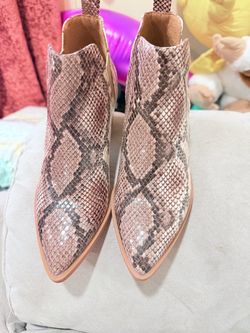 Snakeskin Print Pointed Toe Ankle Boots