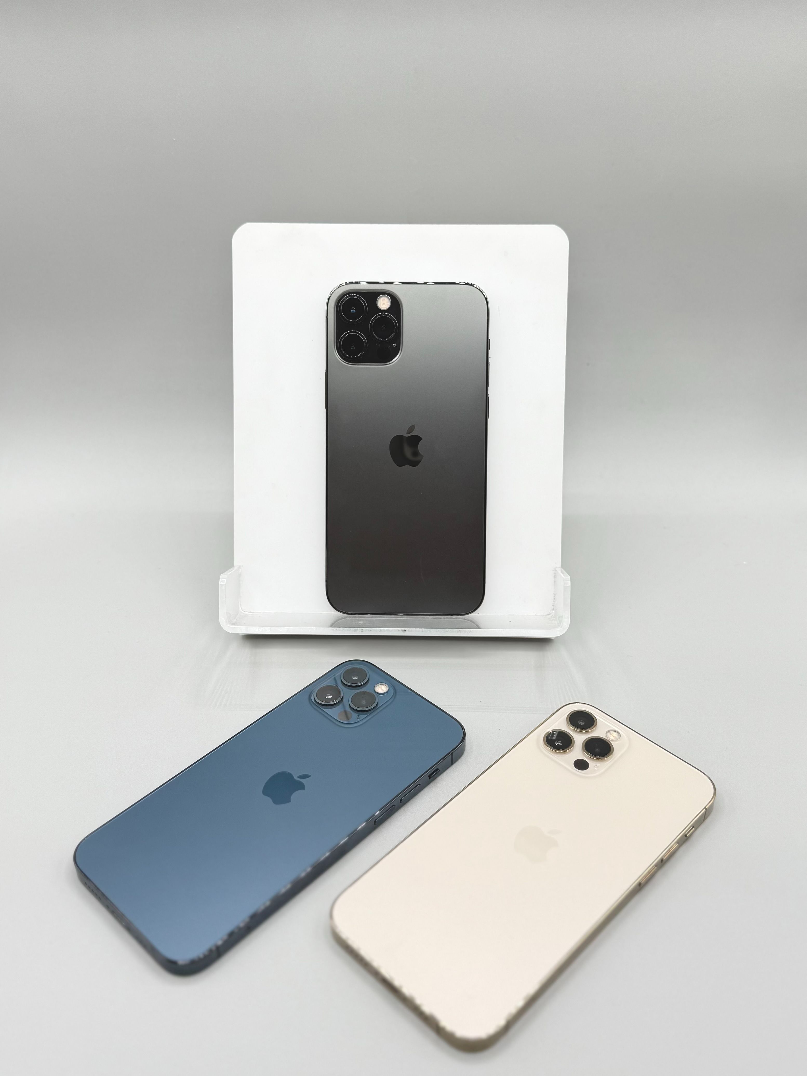 📱 iPhone 12 Pro – Sleek, Powerful & Affordable 💥