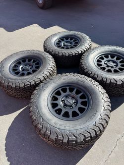 6x135 Method MR703 BeadGrip 17” Wheels And 35” BFG K02 All-terrain Tires