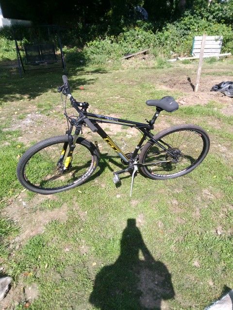 GT Karakoram 2.0 Frame Size L Mountain Bike.