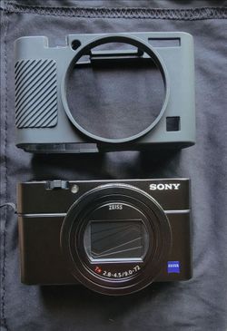 EXCELLENT IMPORTED FROM JAPAN - SONY CYBERSHOT RX100 VII