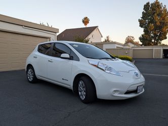 2016 Nissan Leaf S EV - Clean CARFAX - 10 Battery Bars