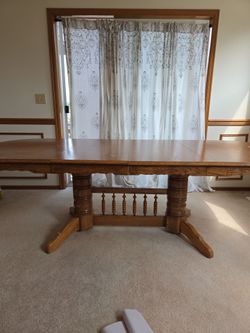Free oak dining table
