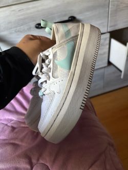 Nike shoes for women 5.5 size