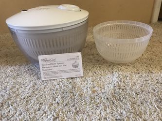 Tupperware Salad Spinner for Sale in Woodburn, OR - OfferUp