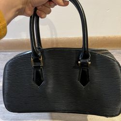 Black hand bag