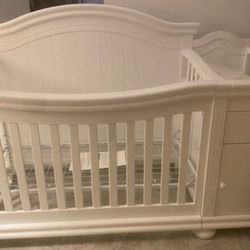 Convertible Crib/toddler Bed 