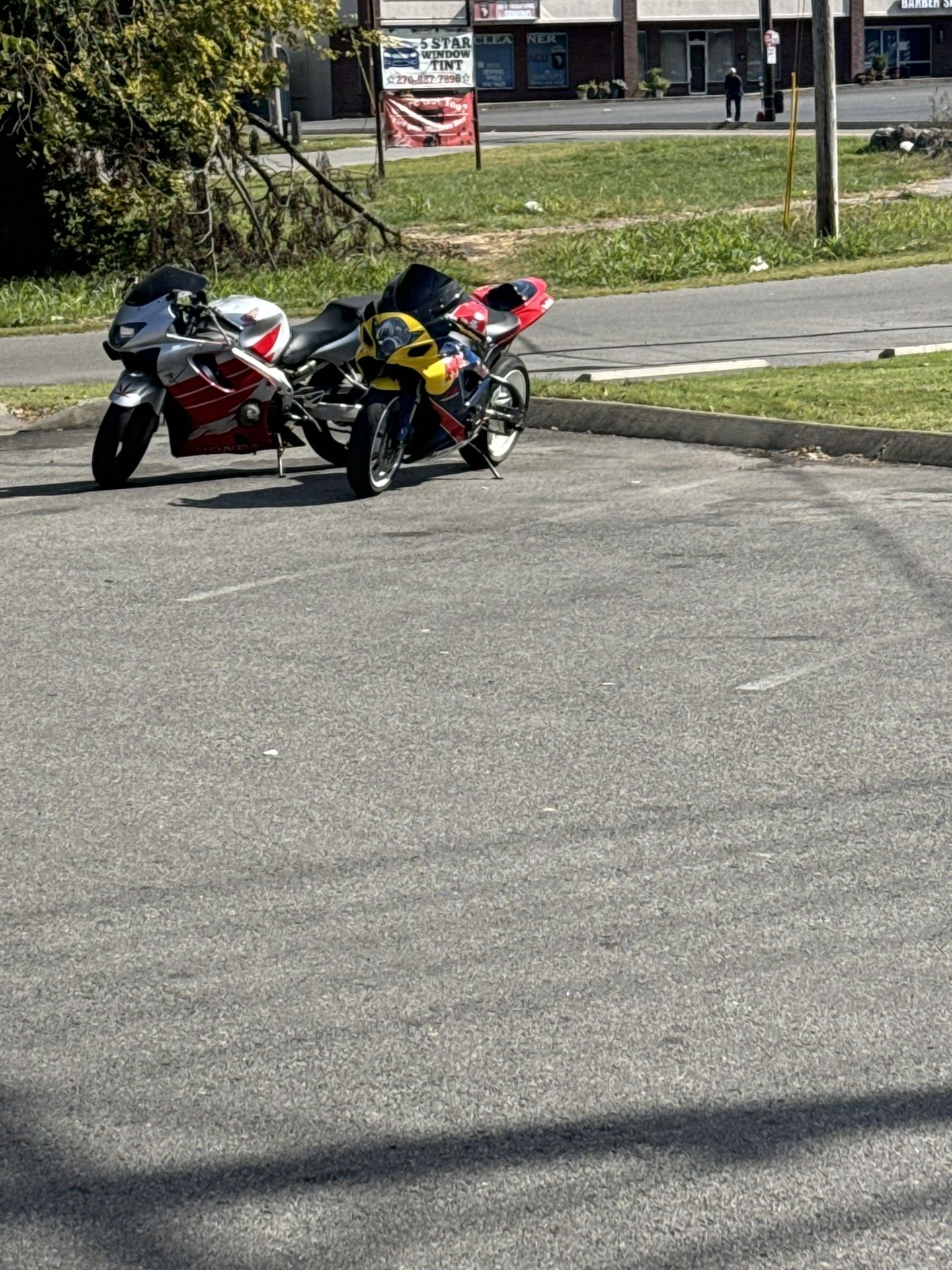 Motorcycle Honda Cbr F4 600cc