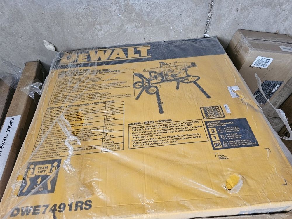 Dewalt 15 Amp Table Saw With Rolling Stand