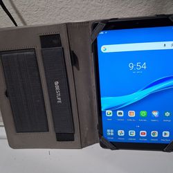 Lenovo  TB -8505F  Android tablet. Good condition.  Like new.  HD.  16 gb storage.  Bluetooth.  1280x 800  IPS display.  case and charger included.