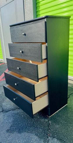 Black 5-Drawer Tall Dresser Chest