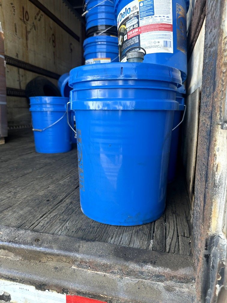 Botes De Aceite Vacios