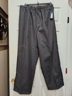 Xl men athletic pants, dk grey, elastic waist n draw tie, new tags on, $10.00 runs long in length