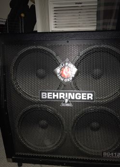 Behringer Guitar Cabinet