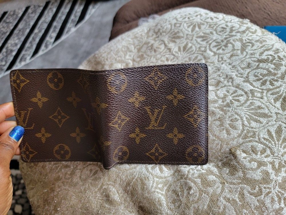 Louis Vuitton Marco Wallet 