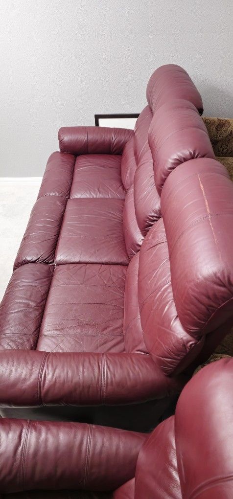 Lay-Z-Boy Sofa and Recliners