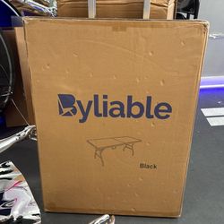 Table plus chairs brand new