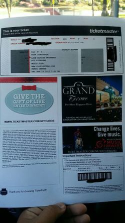 Foo Fighters 2 tickets. Honda Center 19 sept